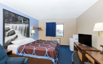 Photo 5 - Super 8 by Wyndham Manhattan KS