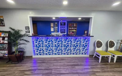 Photo 4 - Express Inn Parsons