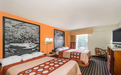 Photo 5 - Super 8 by Wyndham Dandridge