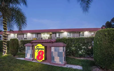 Photo 2 - Super 8 by Wyndham Redlands/San Bernardino