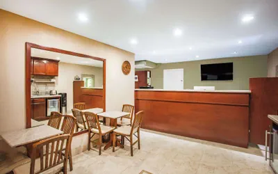 Photo 4 - Super 8 by Wyndham Redlands/San Bernardino
