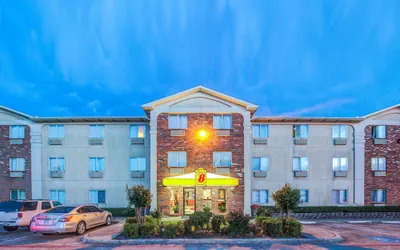 Photo 2 - Super 8 by Wyndham McKinney/Plano Area