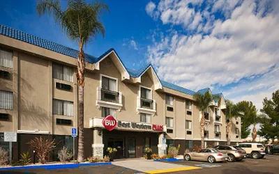 Photo 2 - Best Western Plus Diamond Valley Inn