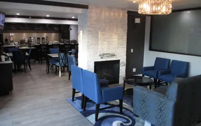 Photo 4 - Best Western Plus Diamond Valley Inn