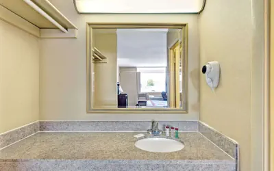 Photo 5 - Ramada by Wyndham Baltimore West