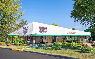 Photo 2 - Knights Inn Sterling Heights