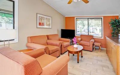 Photo 4 - Knights Inn Sterling Heights