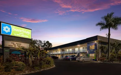 Photo 2 - SureStay Hotel by Best Western Sarasota Lido Beach
