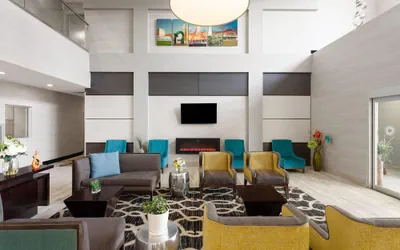 Photo 5 - La Quinta Inn & Suites by Wyndham Columbus - Edinburgh