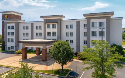 Photo 2 - La Quinta Inn & Suites by Wyndham Columbus - Edinburgh