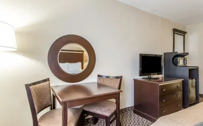 Photo 5 - Quality Inn Macomb near University Area