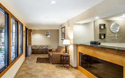 Photo 2 - Quality Inn Macomb near University Area