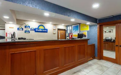 Photo 4 - Days Inn by Wyndham Wooster