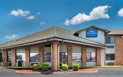 Photo 2 - Baymont by Wyndham Tupelo