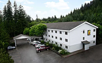 Photo 2 - Super 8 by Wyndham Juneau