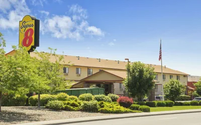 Photo 2 - Super 8 by Wyndham Kennewick