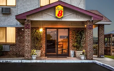 Photo 2 - Super 8 by Wyndham Greenville