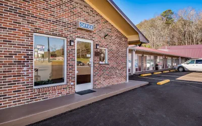 Photo 2 - Knights Inn Cleveland, TN