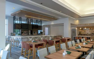 Photo 5 - Hilton Garden Inn Plymouth