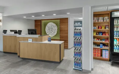 Photo 3 - Fairfield Inn & Suites by Marriott San Francisco San Carlos