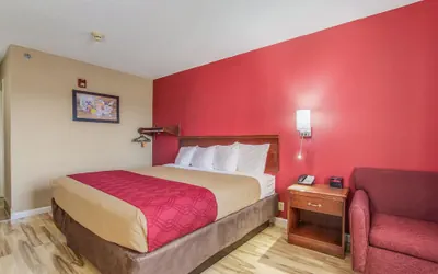 Photo 3 - Econo Lodge Shelbyville