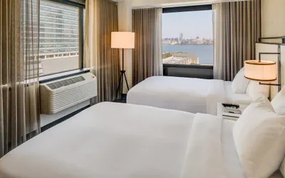 Photo 4 - DoubleTree by Hilton Hotel & Suites Jersey City
