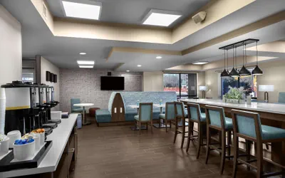 Photo 4 - Hampton Inn Greenville/Travelers Rest