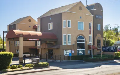Photo 2 - Hotel Vinea, a Travelodge by Wyndham