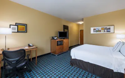 Photo 3 - Fairfield Inn & Suites by Marriott St Petersburg Clearwater