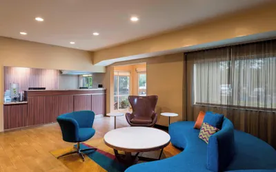 Photo 2 - Fairfield Inn & Suites by Marriott St Petersburg Clearwater