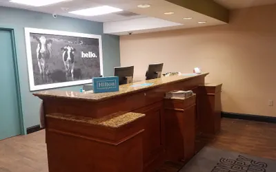 Photo 5 - Hampton Inn & Suites Kansas City-Merriam