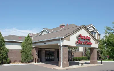 Photo 2 - Hampton Inn & Suites Kansas City-Merriam