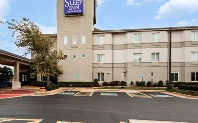 Photo 2 - Sleep Inn & Suites Edmond near University