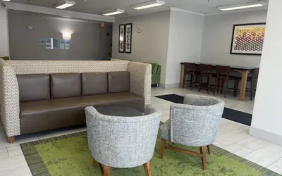 Photo 4 - Holiday Inn Express & Suites Sioux Falls At Empire Mall by IHG