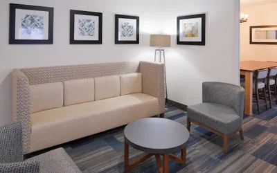 Photo 3 - Holiday Inn Express & Suites Sioux Falls At Empire Mall by IHG