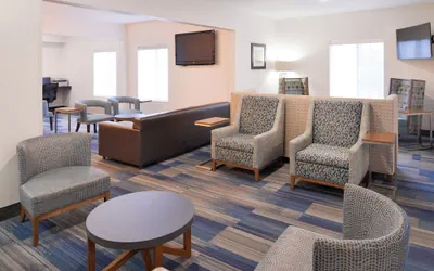 Photo 2 - Holiday Inn Express & Suites Sioux Falls At Empire Mall by IHG