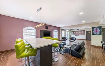 Photo 4 - Quality Inn & Suites Canton