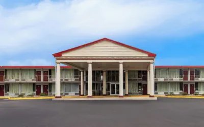Photo 2 - Red Roof Inn & Suites Cave City
