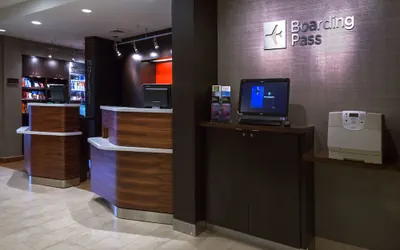 Photo 3 - Courtyard by Marriott Winston-Salem Hanes Mall