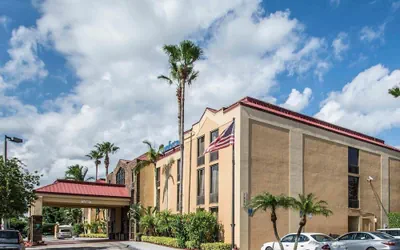 Comfort Inn & Suites Lantana - West Palm Beach South