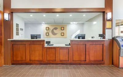 Photo 4 - Comfort Suites Downtown