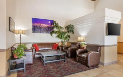 Photo 3 - Best Western Tolleson Hotel