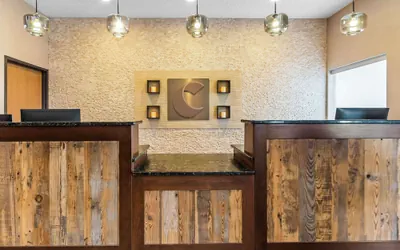 Photo 4 - Comfort Suites Vincennes
