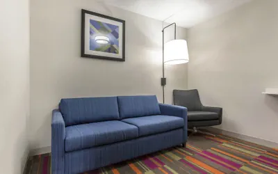 Photo 4 - Holiday Inn Express & Suites Chicago West - St Charles by IHG