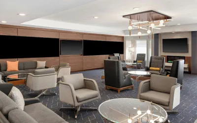 Photo 3 - Courtyard by Marriott Cleveland Airport South
