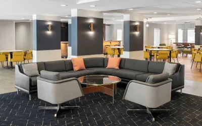 Photo 4 - Courtyard by Marriott Cleveland Airport South
