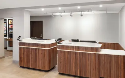 Photo 5 - Courtyard by Marriott Cleveland Airport South