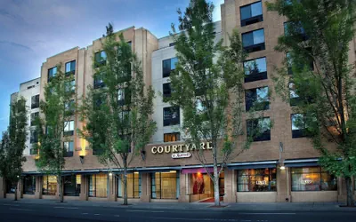 Photo 2 - Courtyard Portland Downtown/Convention Center