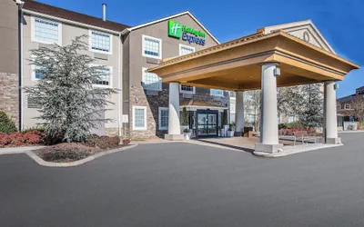 Photo 2 - Holiday Inn Express & Suites Alcoa (Knoxville Airport) by IHG