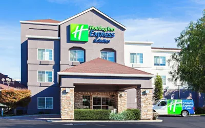 Photo 2 - Holiday Inn Express Hotel & Suites Oakland-Airport by IHG